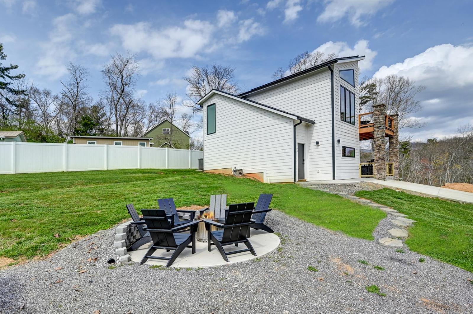 Mon Tresor, Modern Mountain Views With Deck Βίλα Weaverville Εξωτερικό φωτογραφία