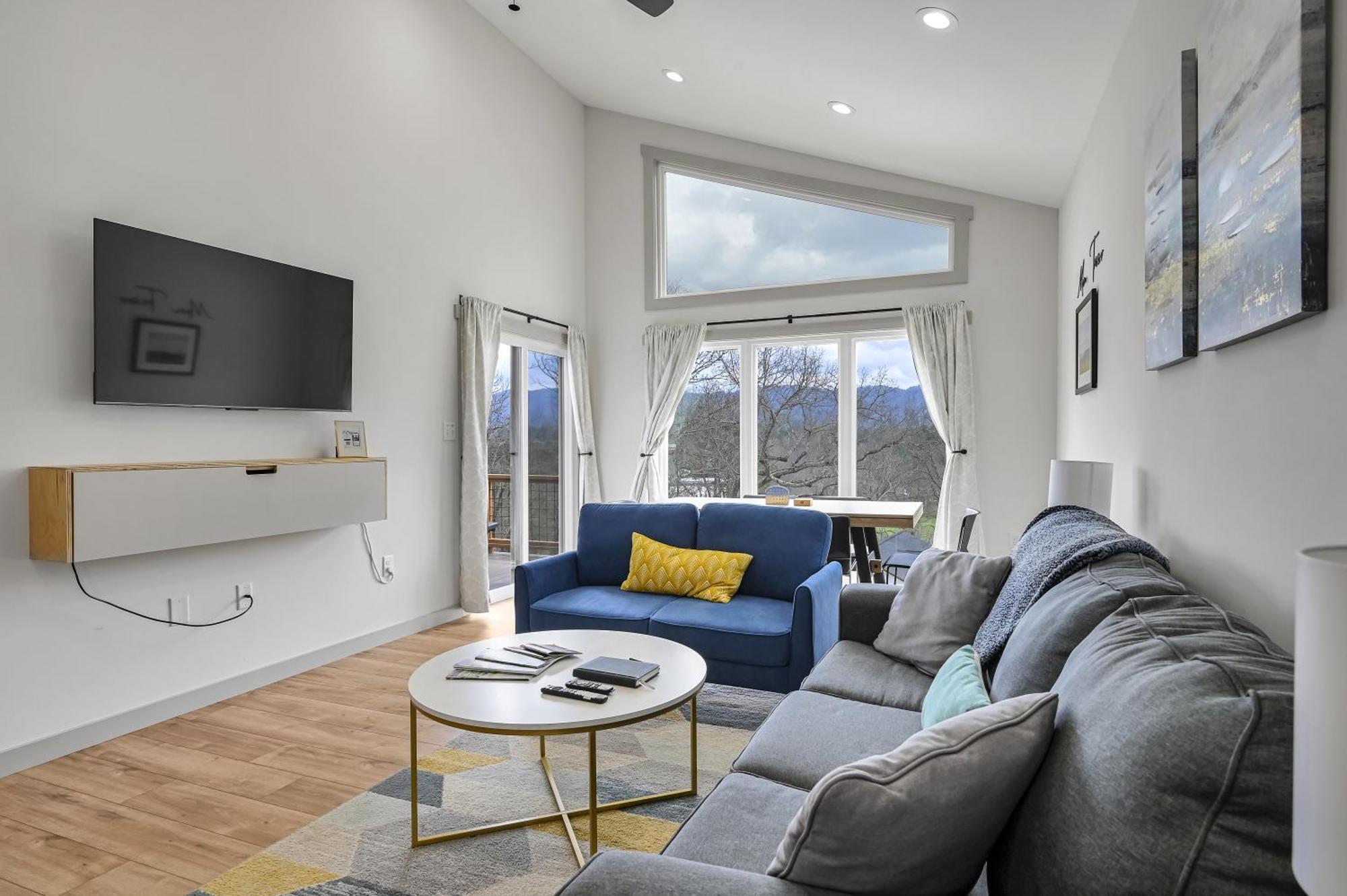 Mon Tresor, Modern Mountain Views With Deck Βίλα Weaverville Εξωτερικό φωτογραφία