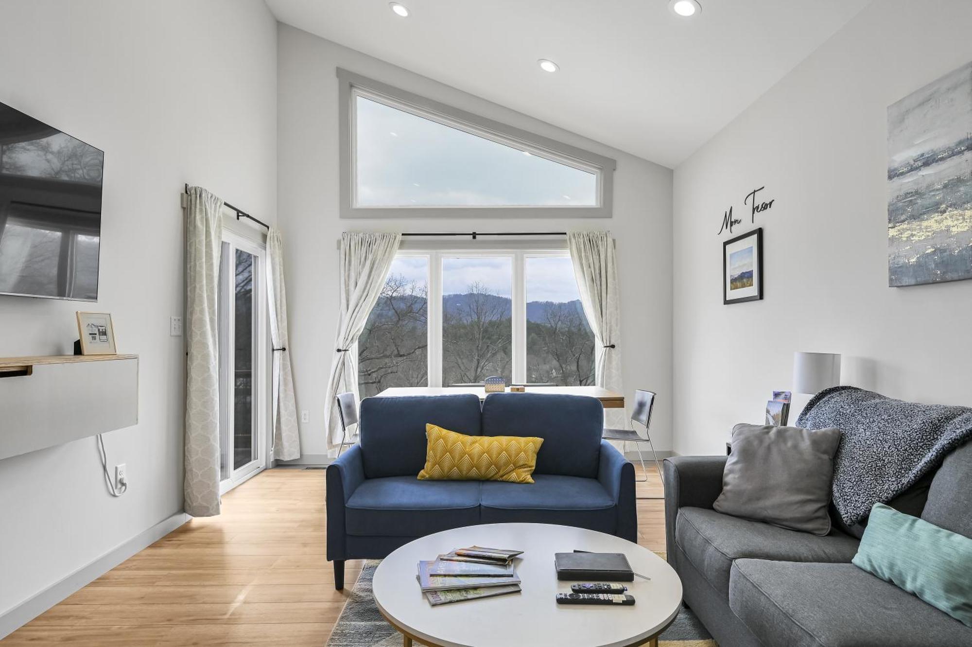 Mon Tresor, Modern Mountain Views With Deck Βίλα Weaverville Εξωτερικό φωτογραφία