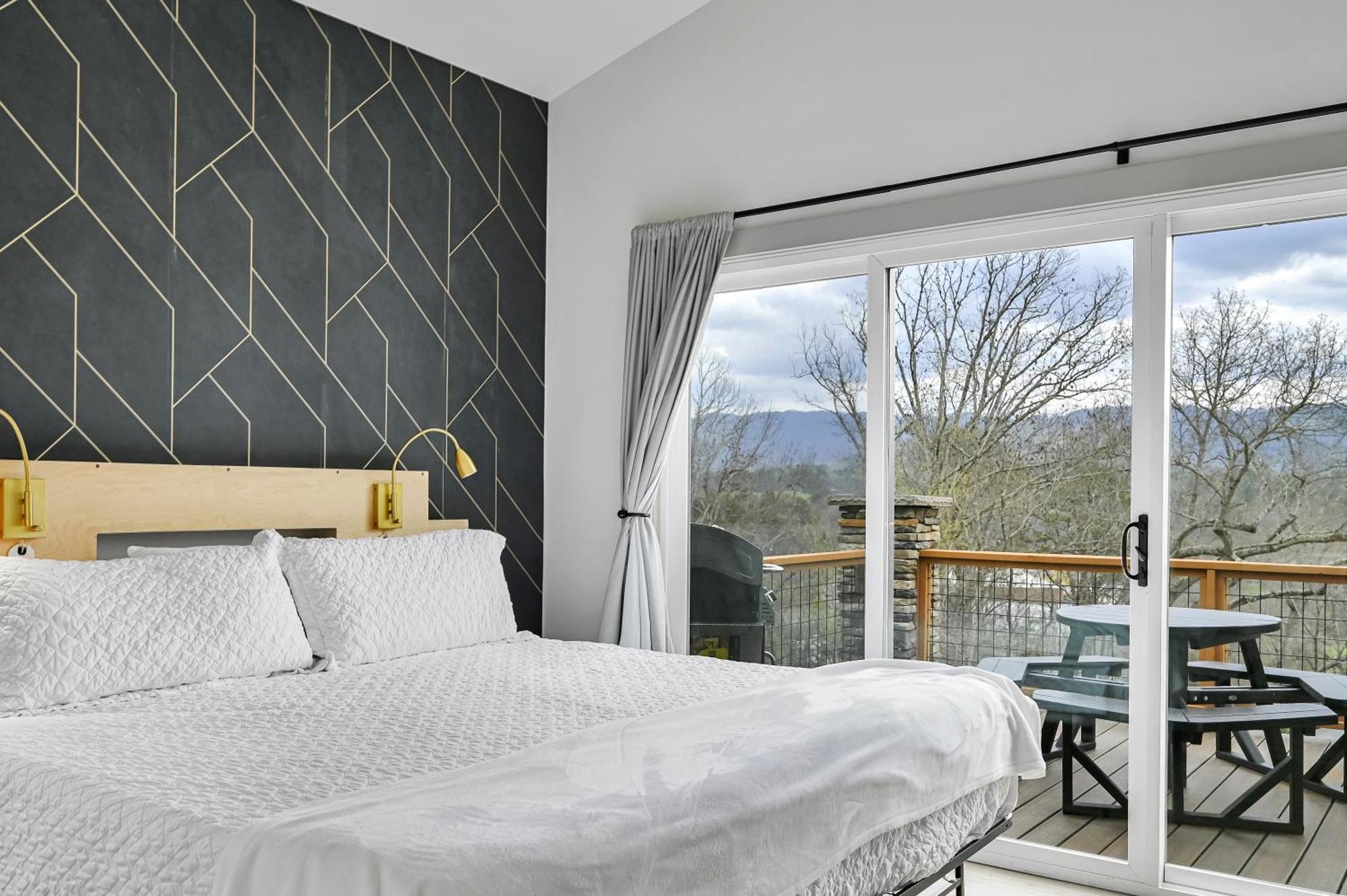 Mon Tresor, Modern Mountain Views With Deck Βίλα Weaverville Εξωτερικό φωτογραφία