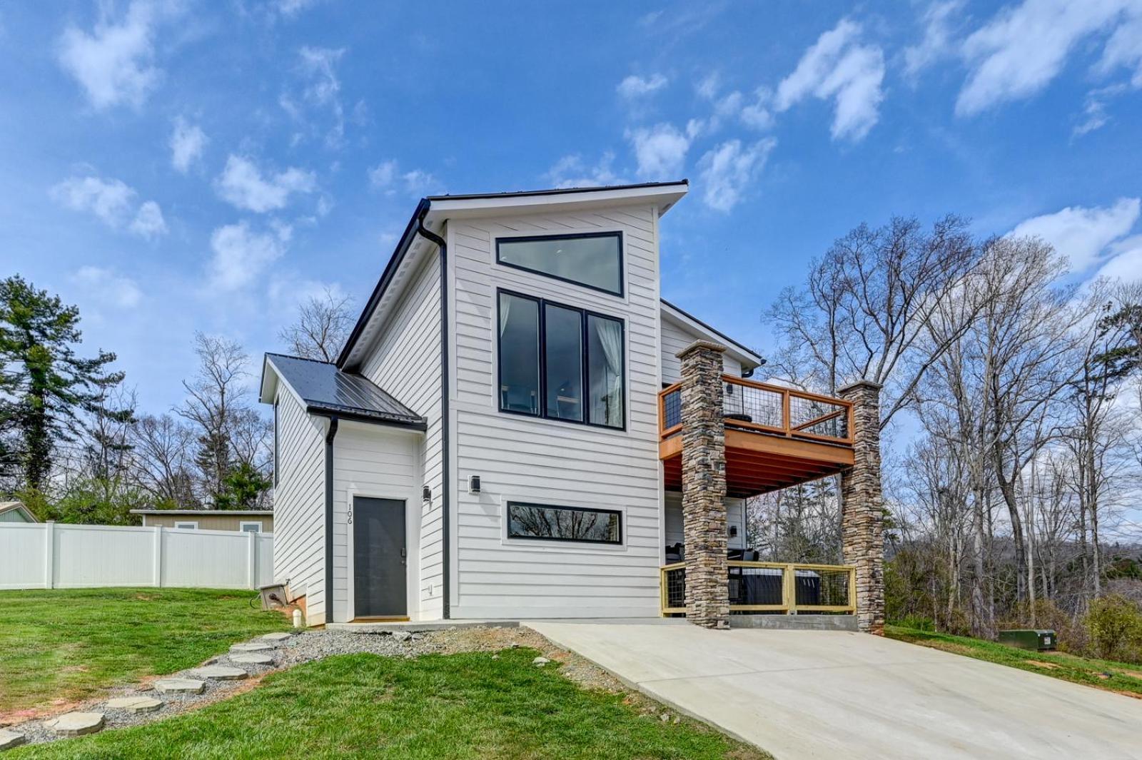 Mon Tresor, Modern Mountain Views With Deck Βίλα Weaverville Εξωτερικό φωτογραφία